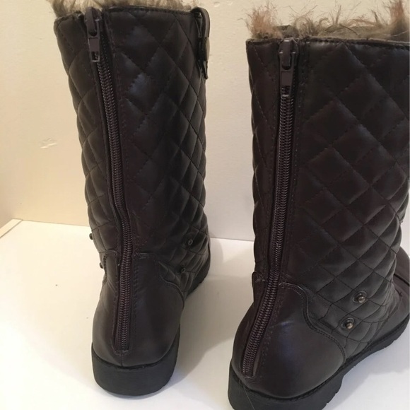 Boots - Picture 3 of 5